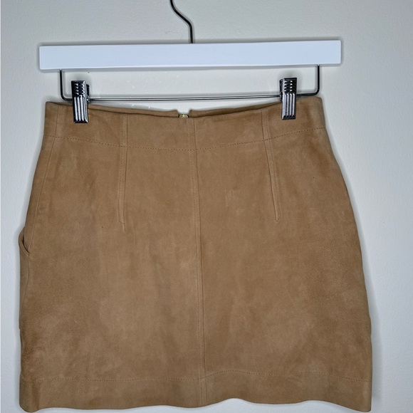 INTERMIX MAGDA SUEDE ZIP-FRONT MINI SKIRT CAMEL - Picture 3 of 3